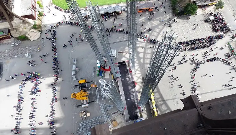 eiffel tower view of crowds by mitch barrie flickr