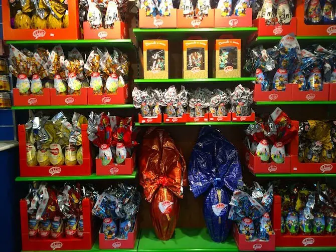 image - Toy Shops in Rome - chocolate wall