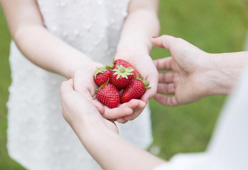 image - healthy snacks strawberries