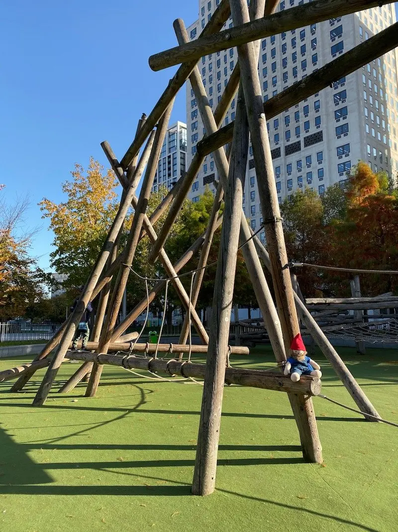 image - jubilee gardens playground climbing frame