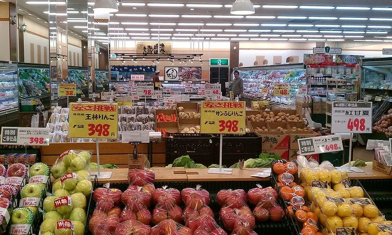 japanese grocery fresh food aisle pic by yuya tamai