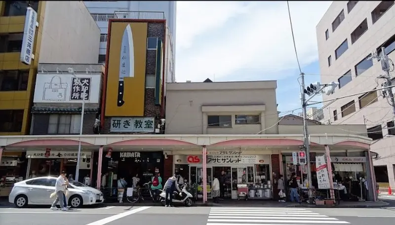 kamata hakensha shop in tokyo pic by suwannee payne 