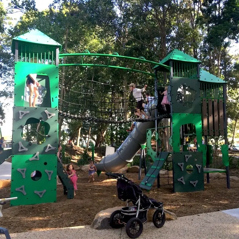 knox park murwillumbah playground climbing fort pic