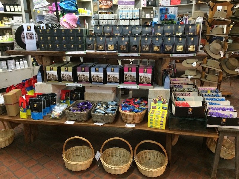 macadamia castle gift shop 800
