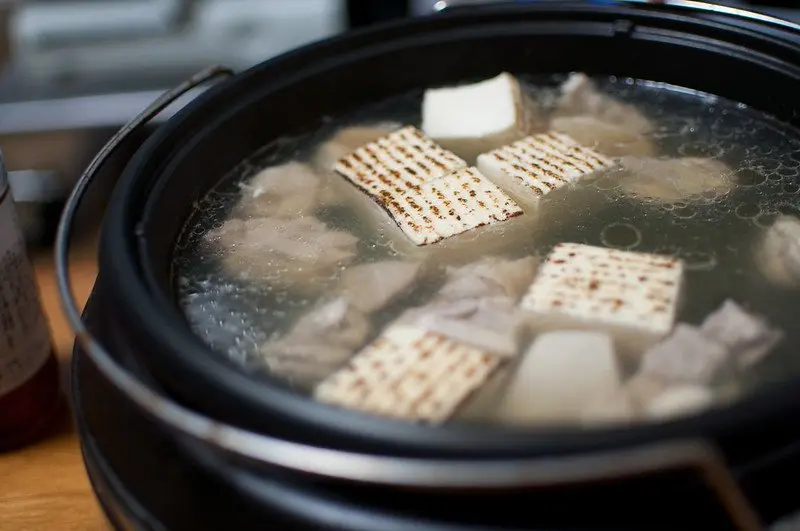 nabe with chicken and tofu by yu morita