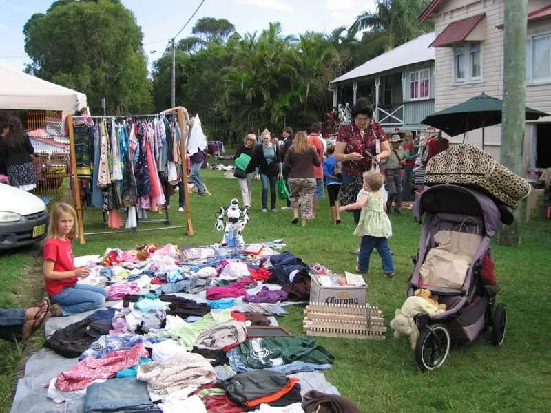 old and gold festival market pic