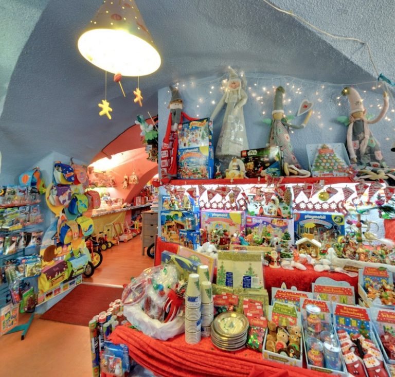ULTIMATE GUIDE TO ONCE UPON A TIME TOY STORE PARIS