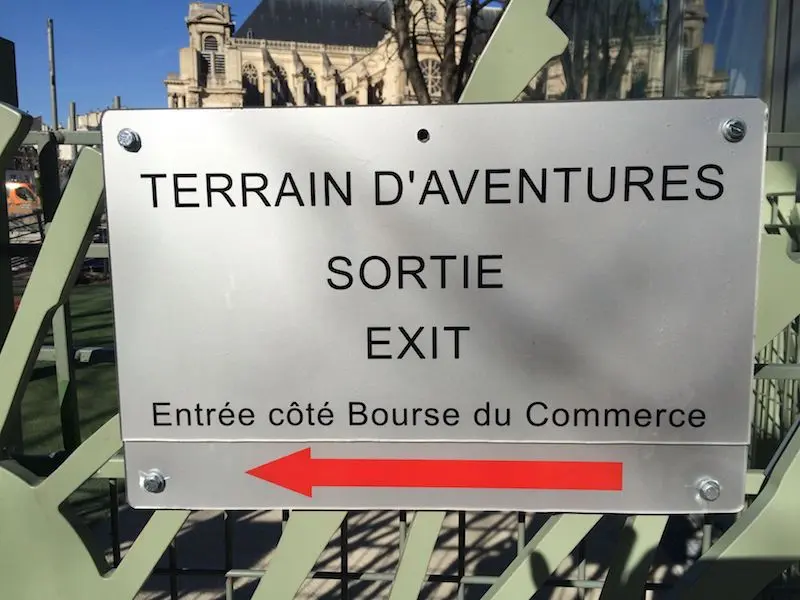 paris playground sign pic