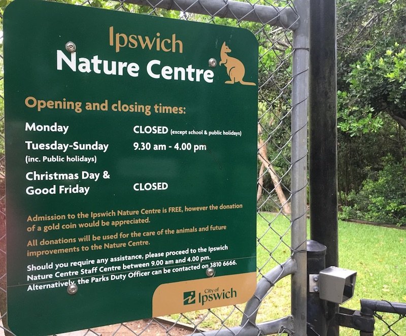 Ipswich nature centre sign board at entry pic 800