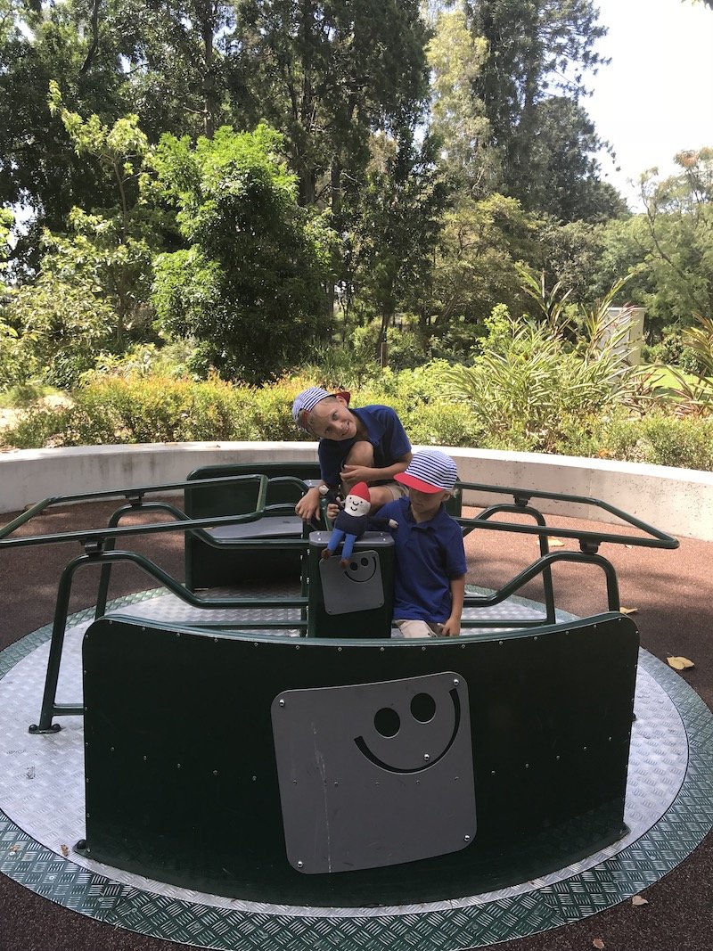 brisbane botanic garden playground cbd pic