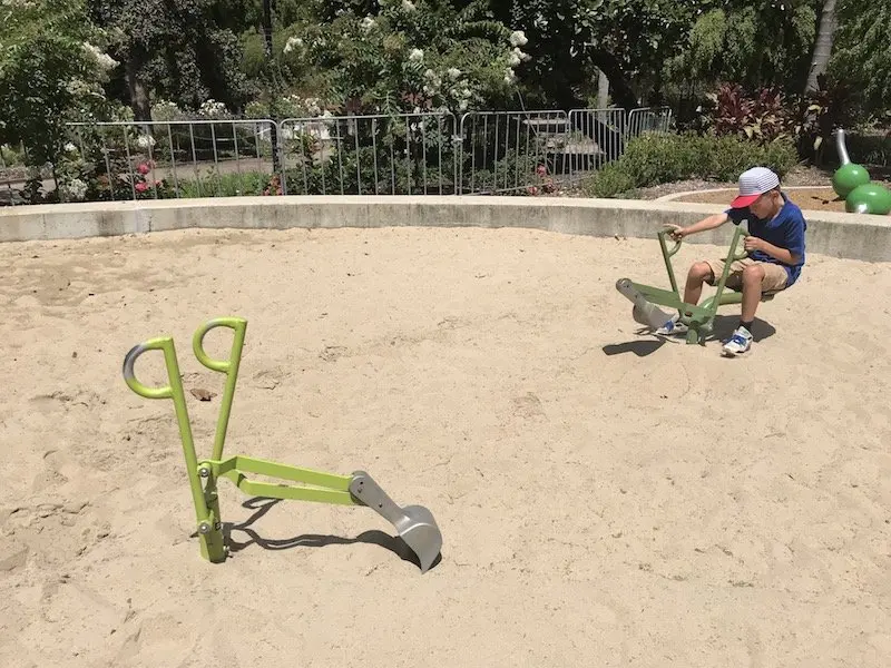 brisbane botanic garden playground sandpit diggers pic