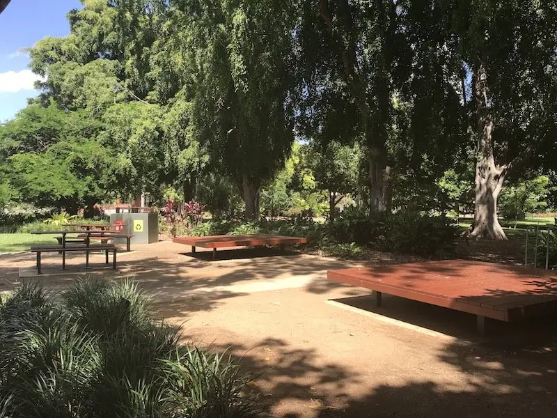 brisbane botanic garden playground seating pic