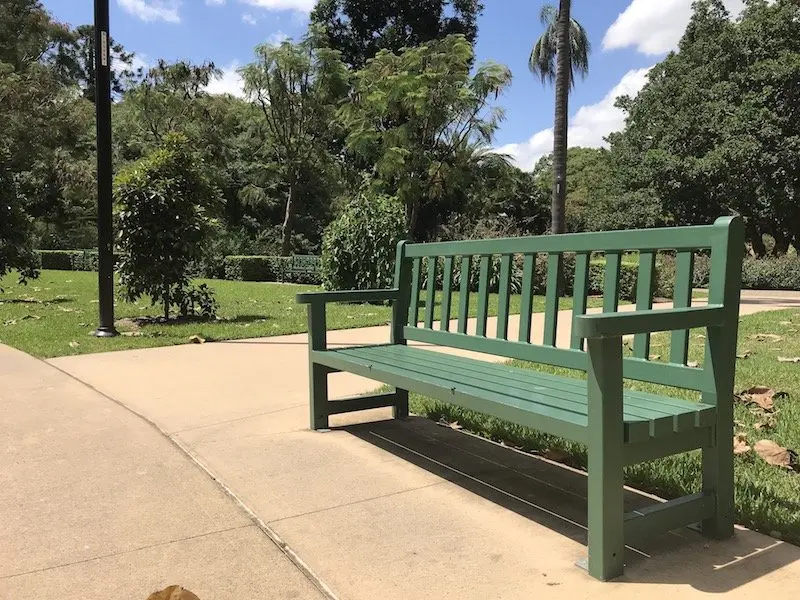 brisbane botanic garden playground seats pic