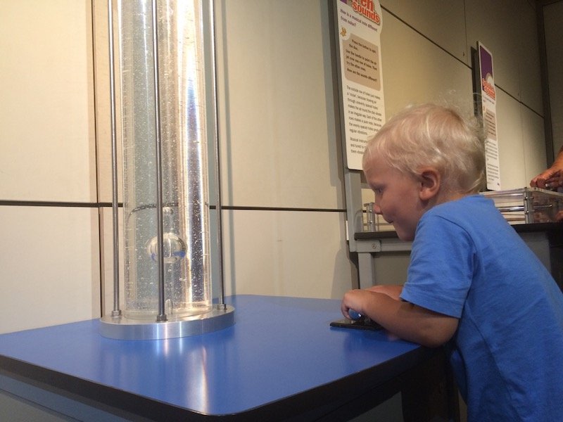 photo - brisbane science centre bubbles