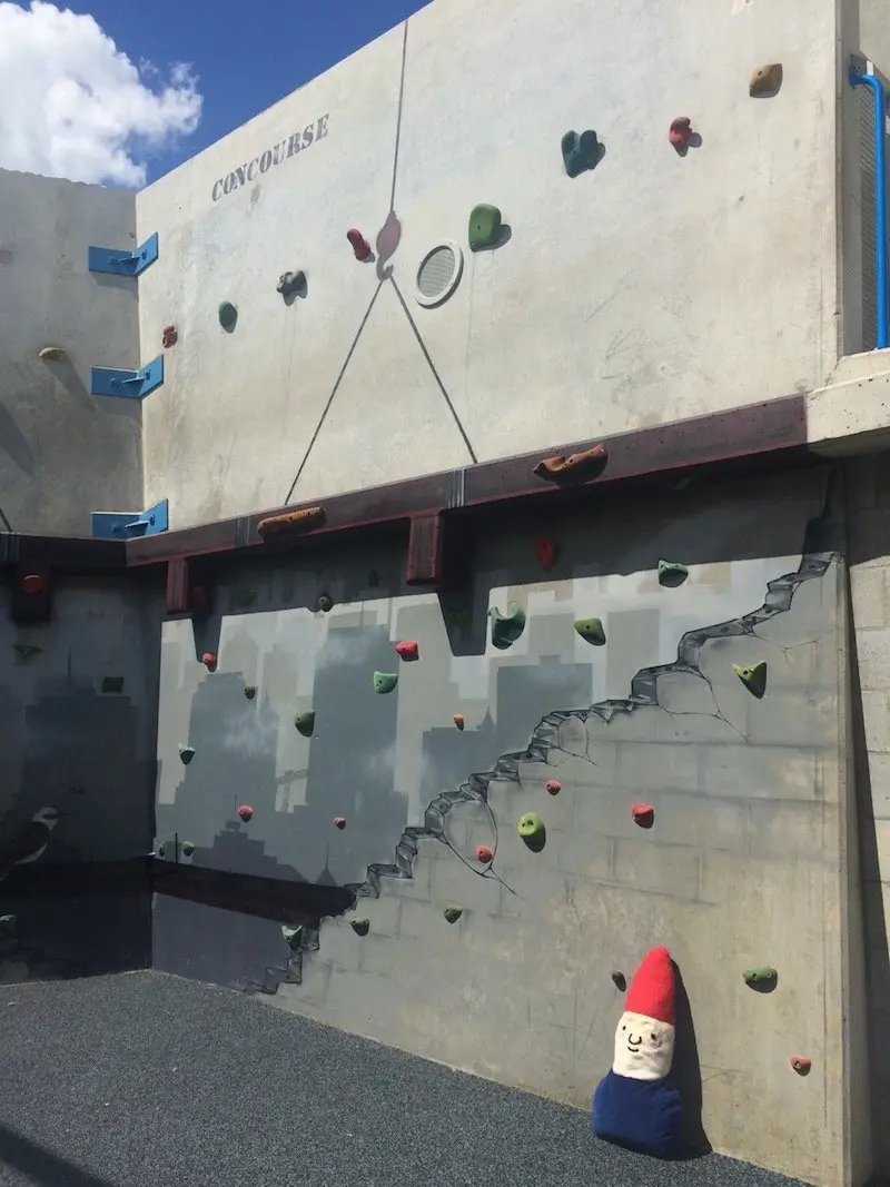 photo - frew park milton playground Frew Park Milton_climbing wall