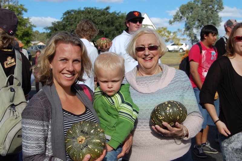 photo - goomeri pumpkin festival family photo