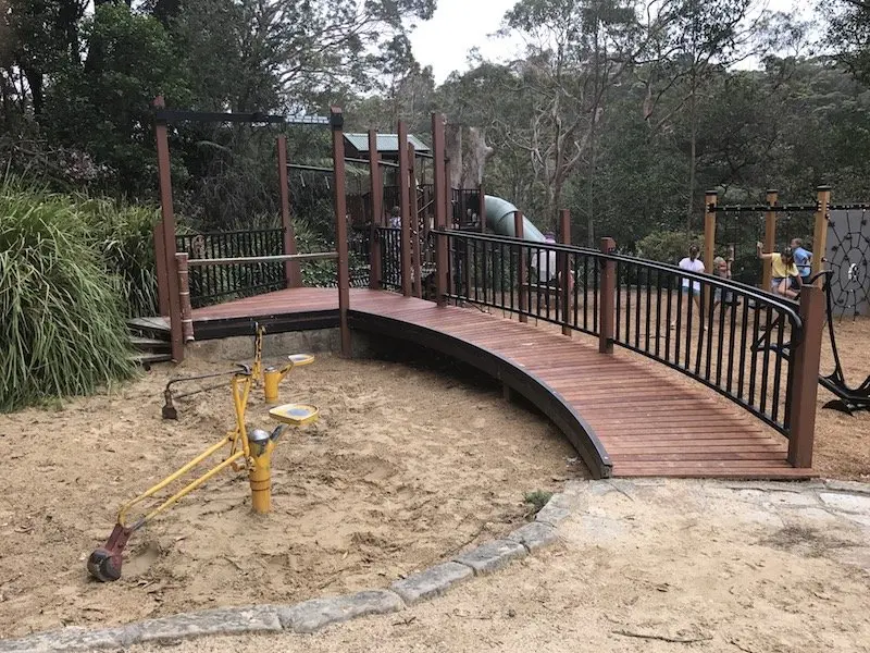 photo - tunks park playground sandpit diggers