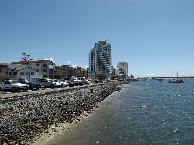 800px-Broadwater_foreshore,_Labrador,_Queensland