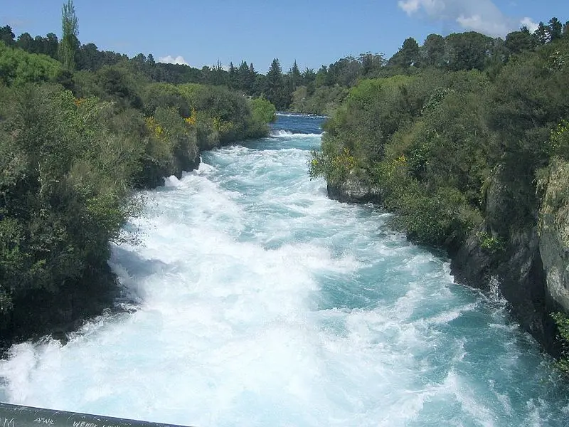 800px-The_Huka_Falls_image (1395793598)