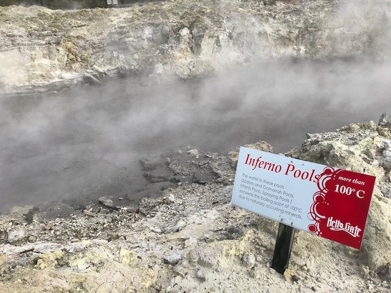 Hells Gate Rotorua Inferno pools pic