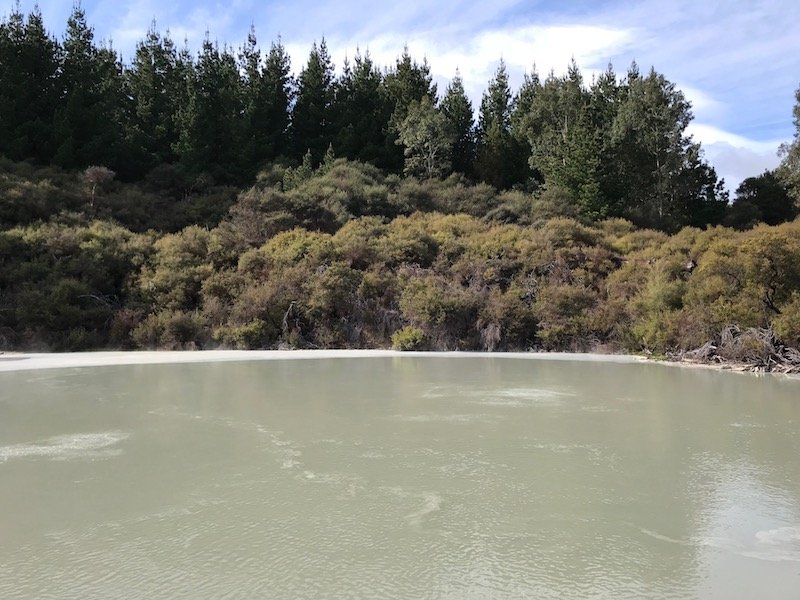 Hells Gate Rotorua sulphur lake pic 800