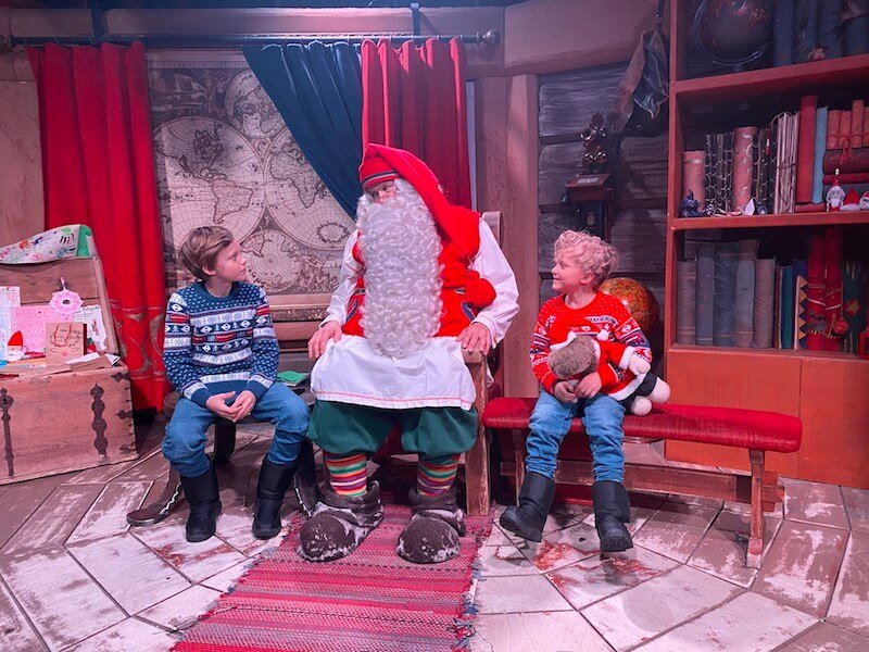 Image - Santa Claus Office Official Santa with boys