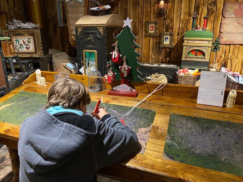 Image - Santa Park Rovaniemi craft workshop