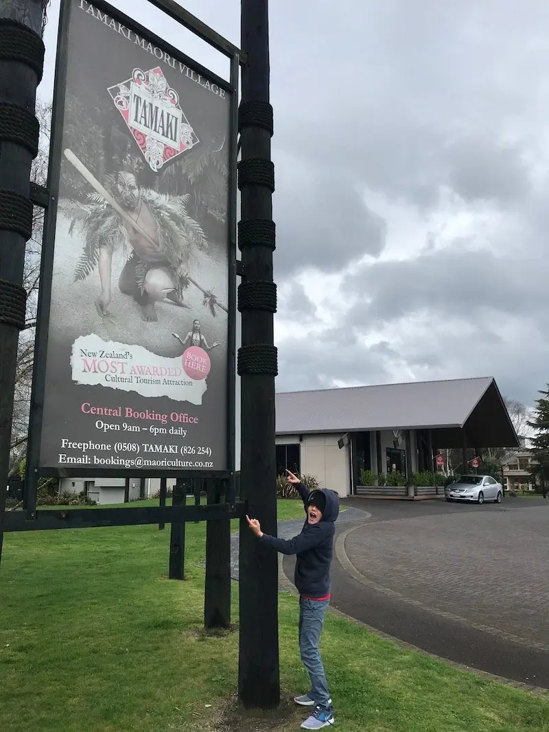 Photo -Tamaki village sign