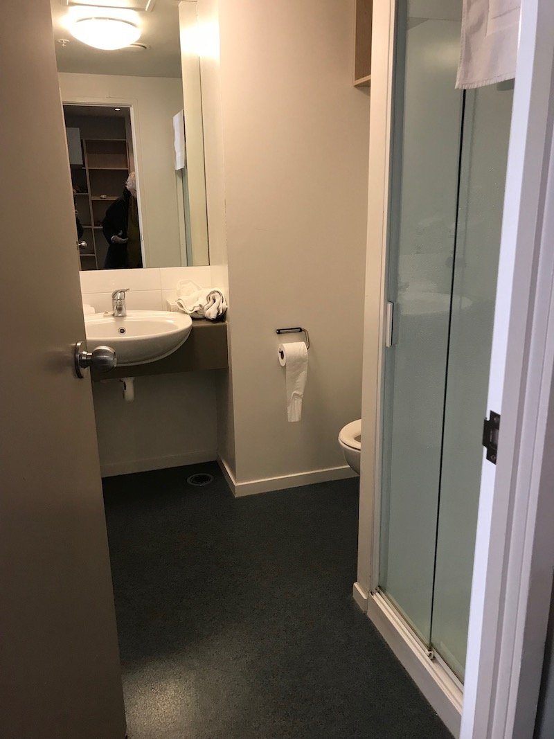 Photo - waldorf tetra apartments auckland bathroom