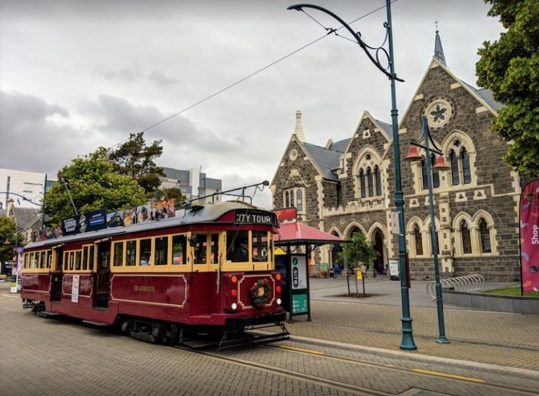 BEST NEW ZEALAND CRAFTS & ARTIST/ DESIGN STORES