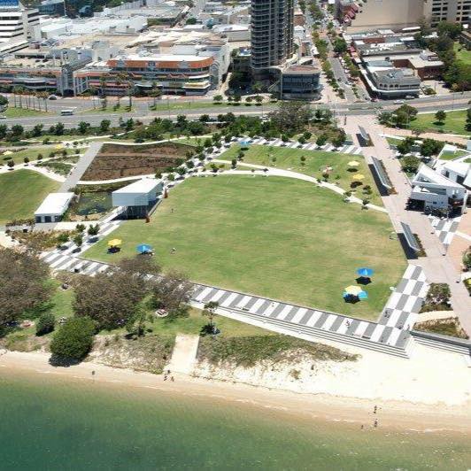 broadwater parklands great lawn pic