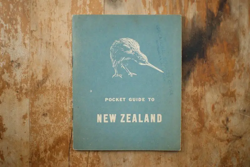 image - new zealand pocket guide by ian collins 3559393645