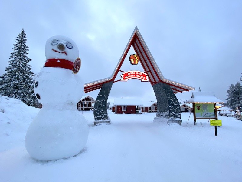 image - santa claus holiday village accommmodation cabins