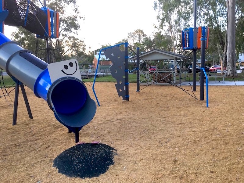 photo - lions park helensvale smiley face slide