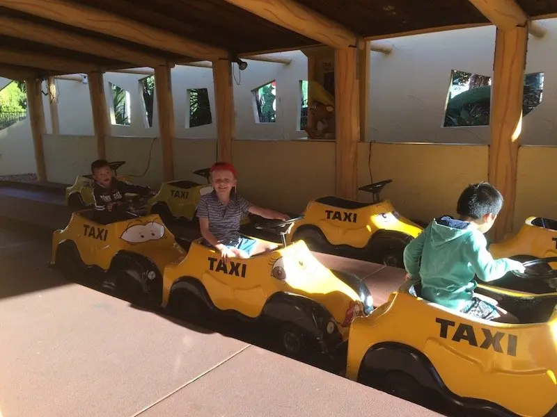 photo - movie world for toddlers taxis