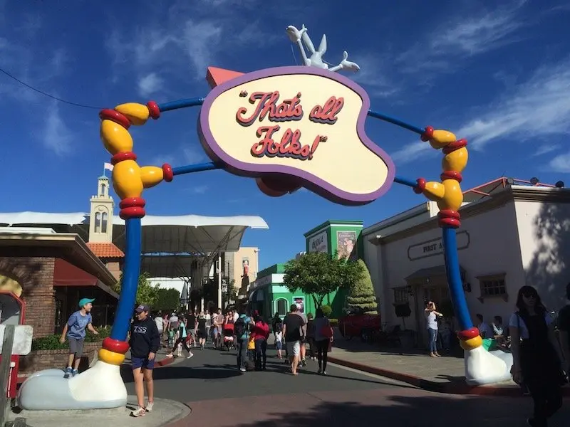 photo - movie world for toddlers that's all folks sign