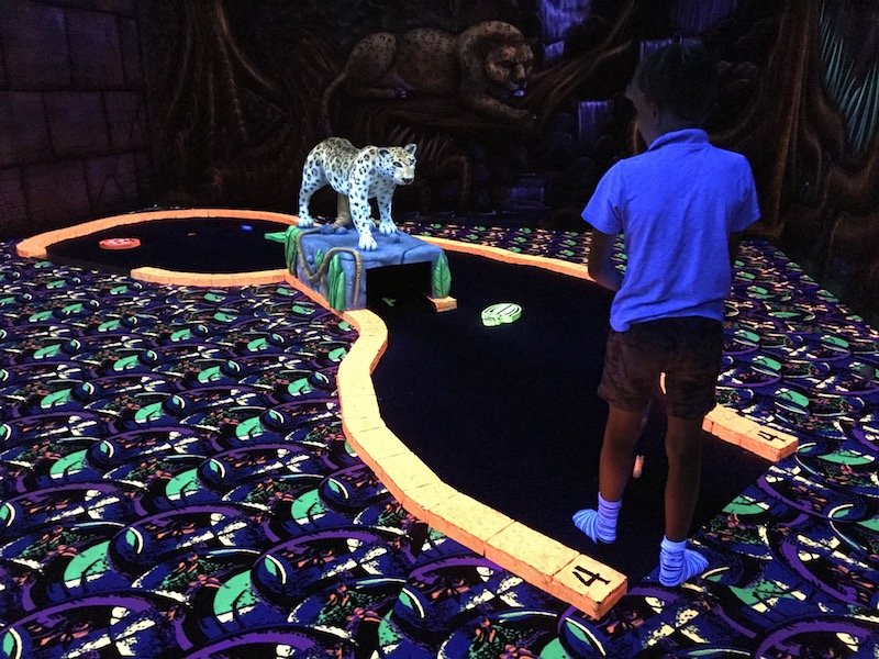 photo - tabatinga tweed mini golf