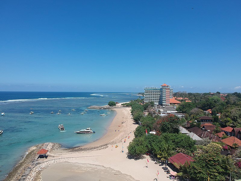 image - 800px-Sanur_Beach,_Bali_2017-08-21 wikipedia