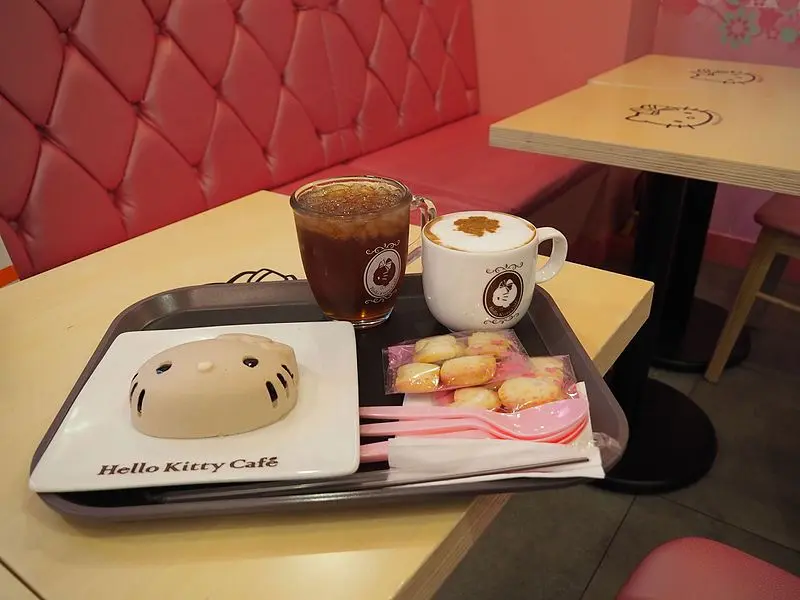 image - Hello_Kitty_Cafe_(22141113233)