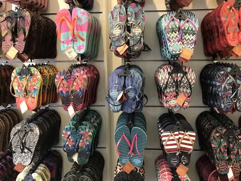 image - havaiana thongs shop bali