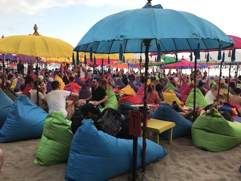 image - la plancha bali restaurant beanbags & umbrellas 800