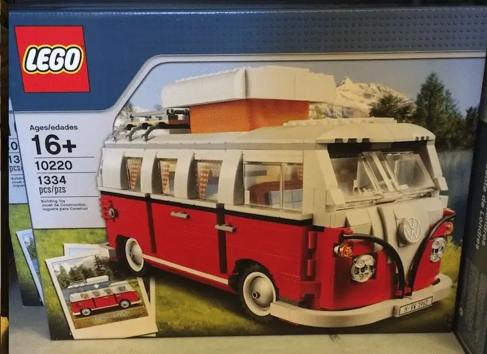 image - lego store nyc kombi set