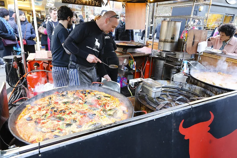 image - notting hill market paella stall by bryan