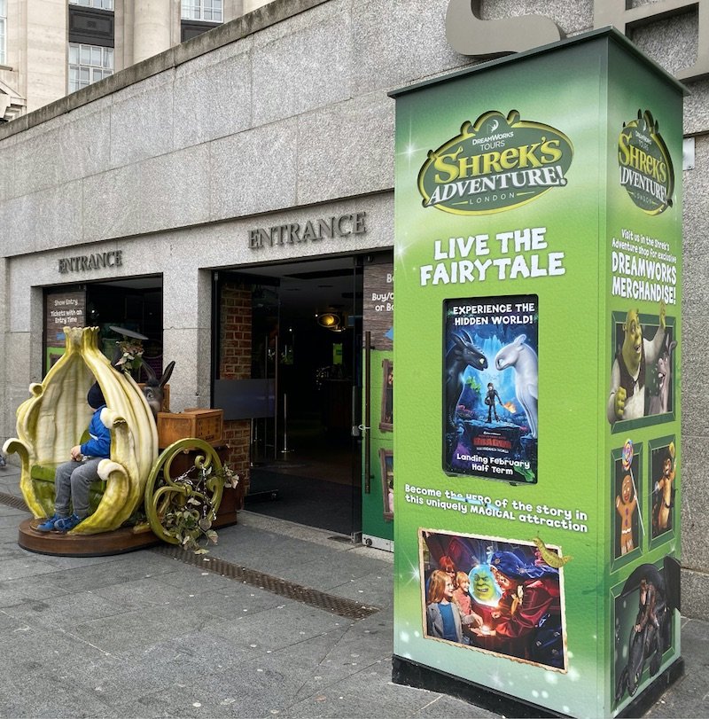 image - shrek-adventure-london-reviews-green-signage