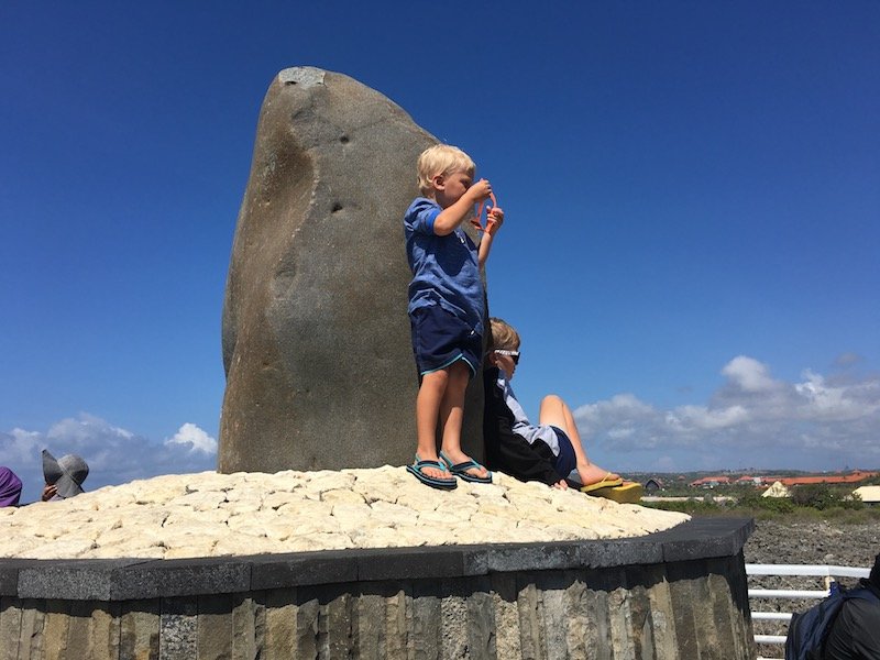 image - water blow Nusa Dua_stone centrepiece