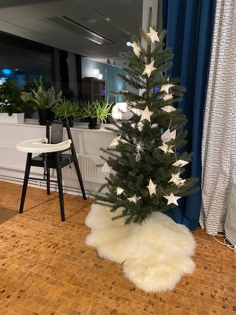 image - ikea hotel christmas tree in living room set up