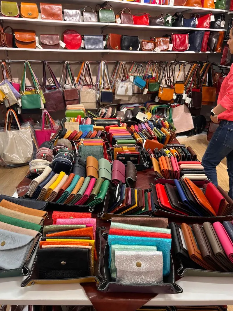 image - italian leather handbags Via Francesco Crispi update 2023 - leather purses, leather coin purses display