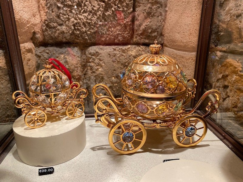 image - MERLIN L'ENCHANTEUR disneyland paris cinderella carriage statues