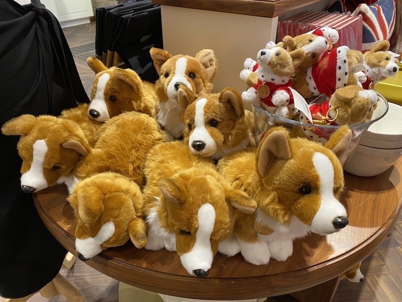 image - buckingham palace shop corgi toys