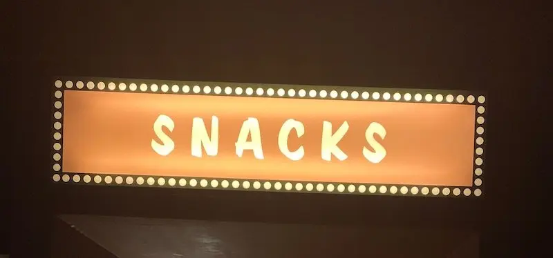 image - cars hotel disneyland paris snacks sign